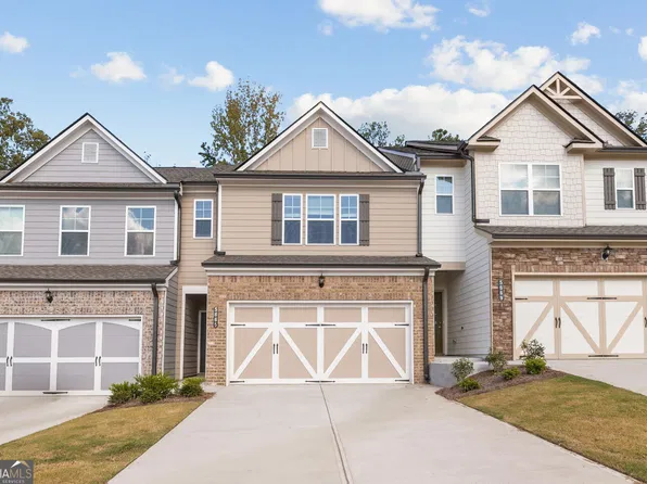 5665 Overview Dr, Flowery Branch, GA 30542