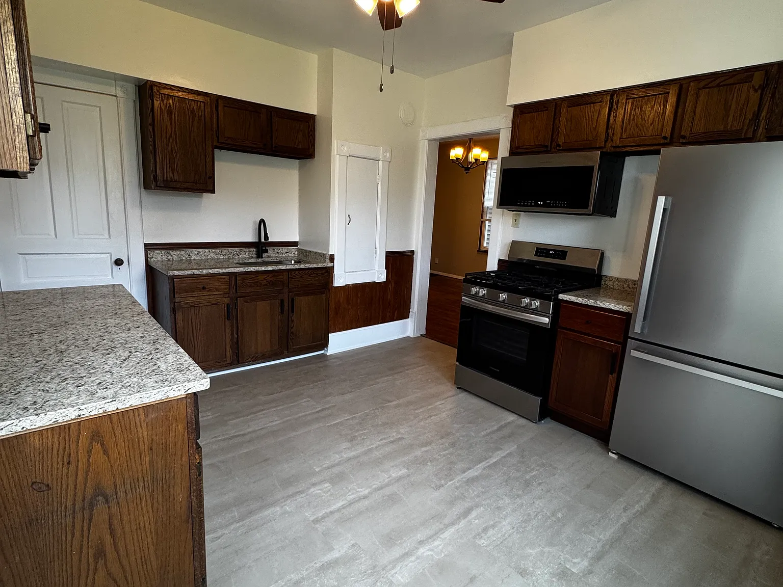 2 bed, $1,525 — Photo 2