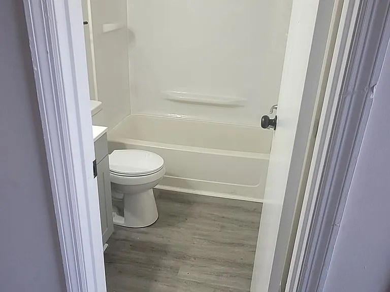 elmtree1401b — Photo 16
