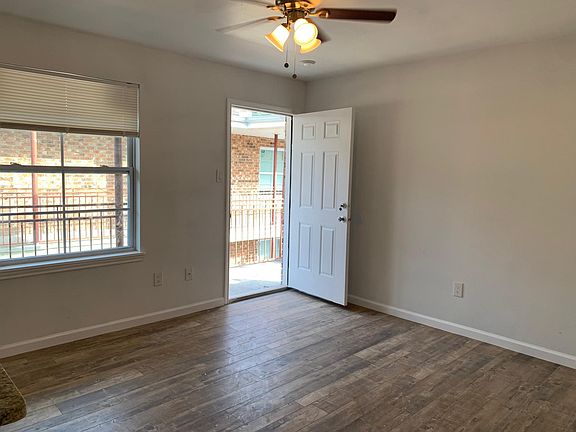 3rd image of 828 Martin Behrman Ave