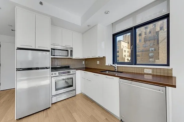 Rented by Bold Marketing | media 11