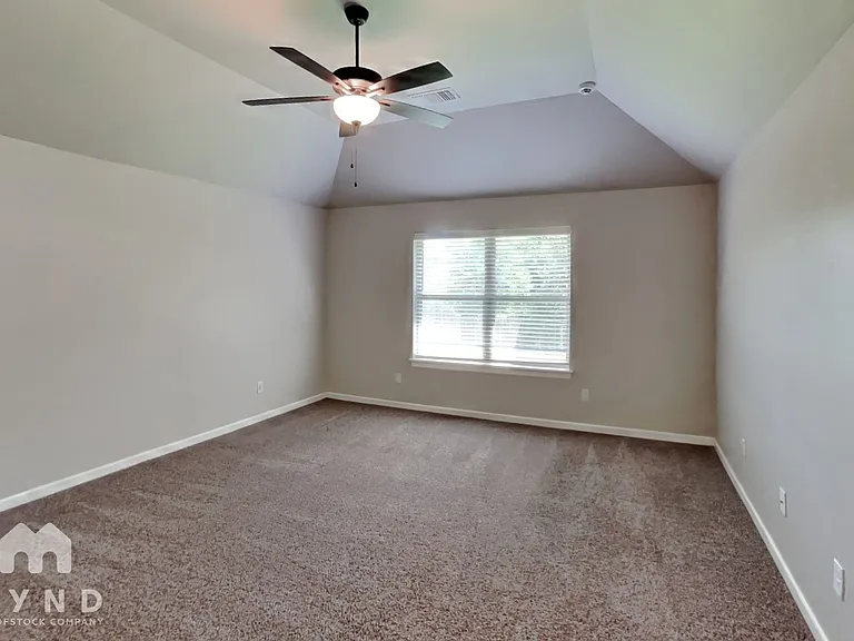 5400 Riverrun Ct — Photo 8