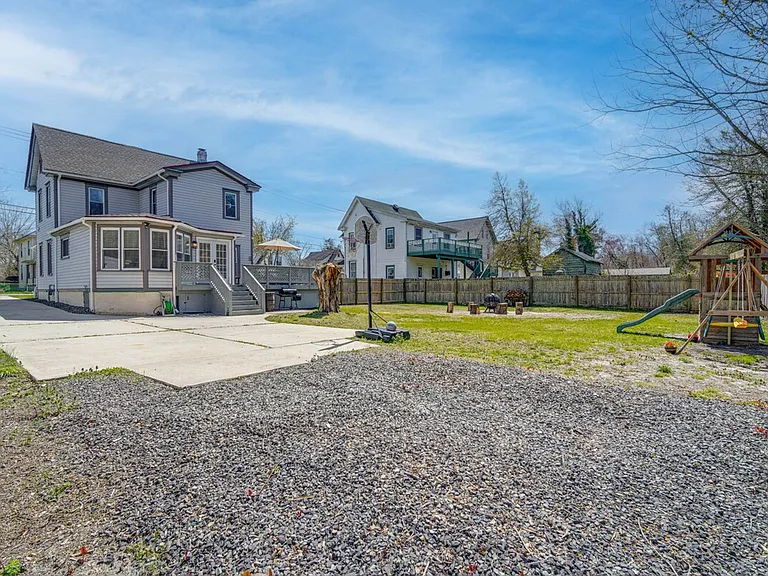 6127 Longwood Ave #ID1299825P — Photo 31