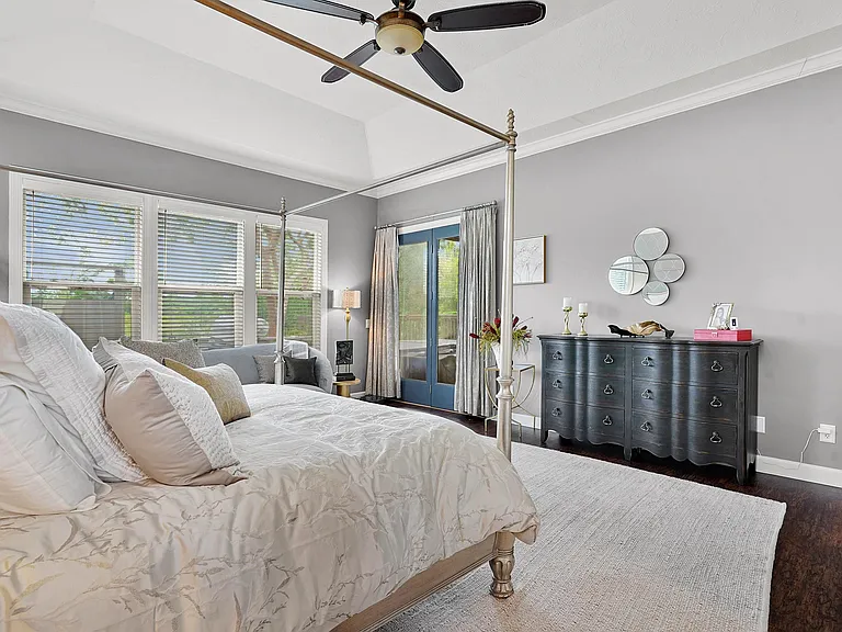 500 Turnberry Ln — Photo 23