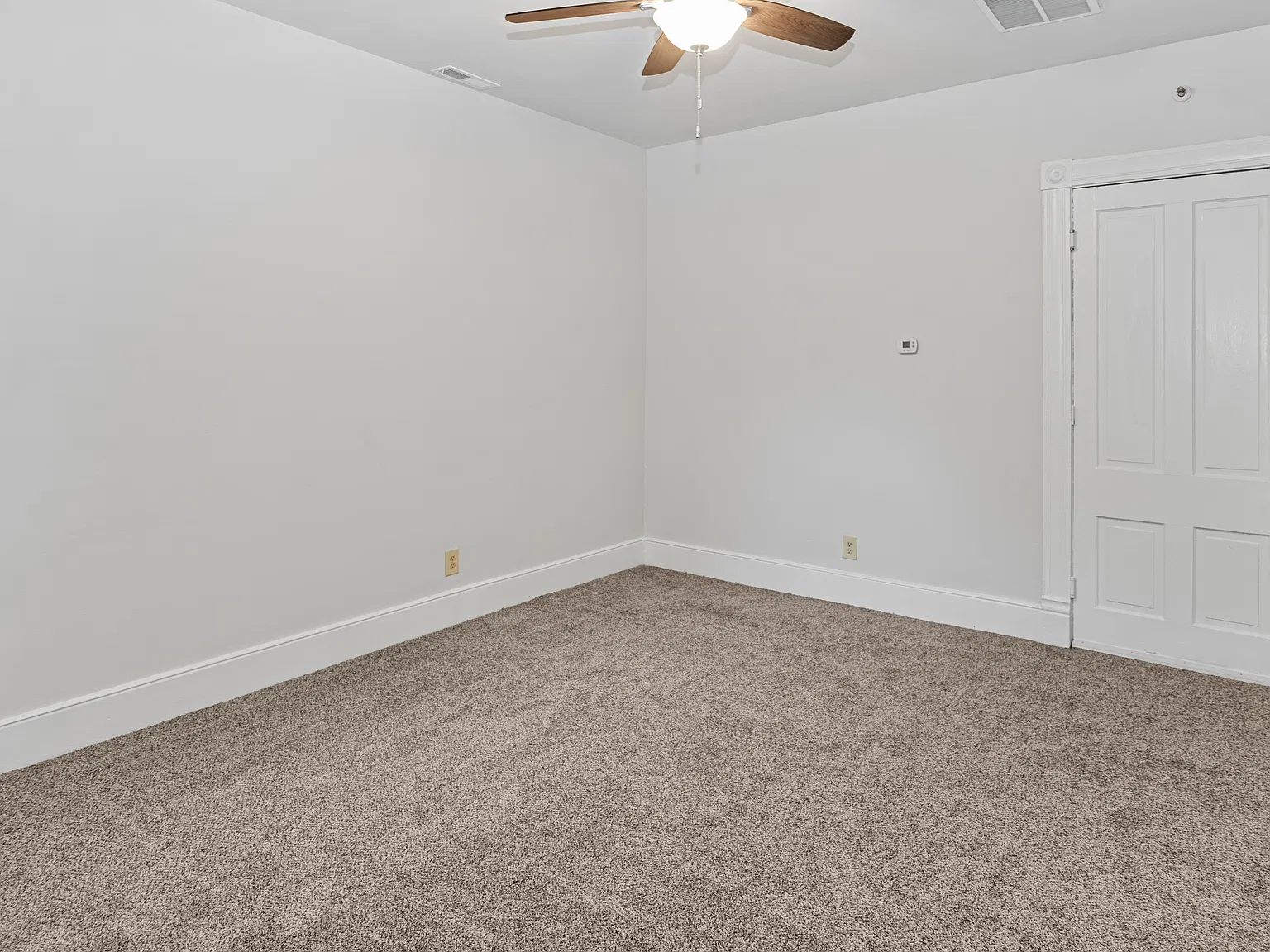 2 bed, $999 — Photo 4