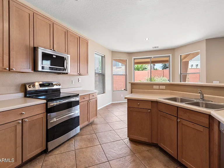 18466 W Westfall Way — Photo 4