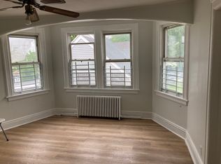213 School St #2W, Westbury, NY 11590