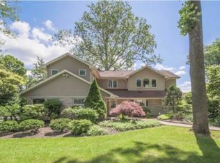 4 Mellon Ln, Tenafly, NJ 07670