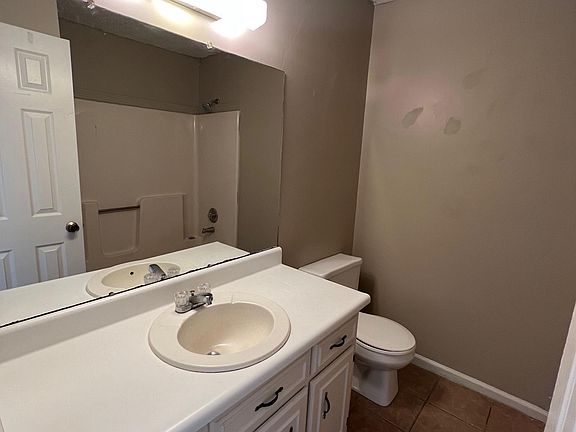 5th image of 140 Lanier Dr #177