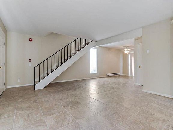 5th image of 261 W Alton Ave #E251