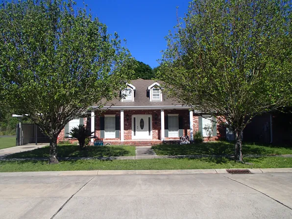 712 Terry Dr, Arabi, LA 70032