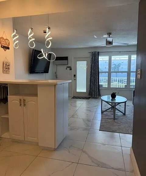 1110 N Riverside Dr #25 — Photo 4