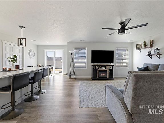 5th image of 2291 N Blue Marsh Way