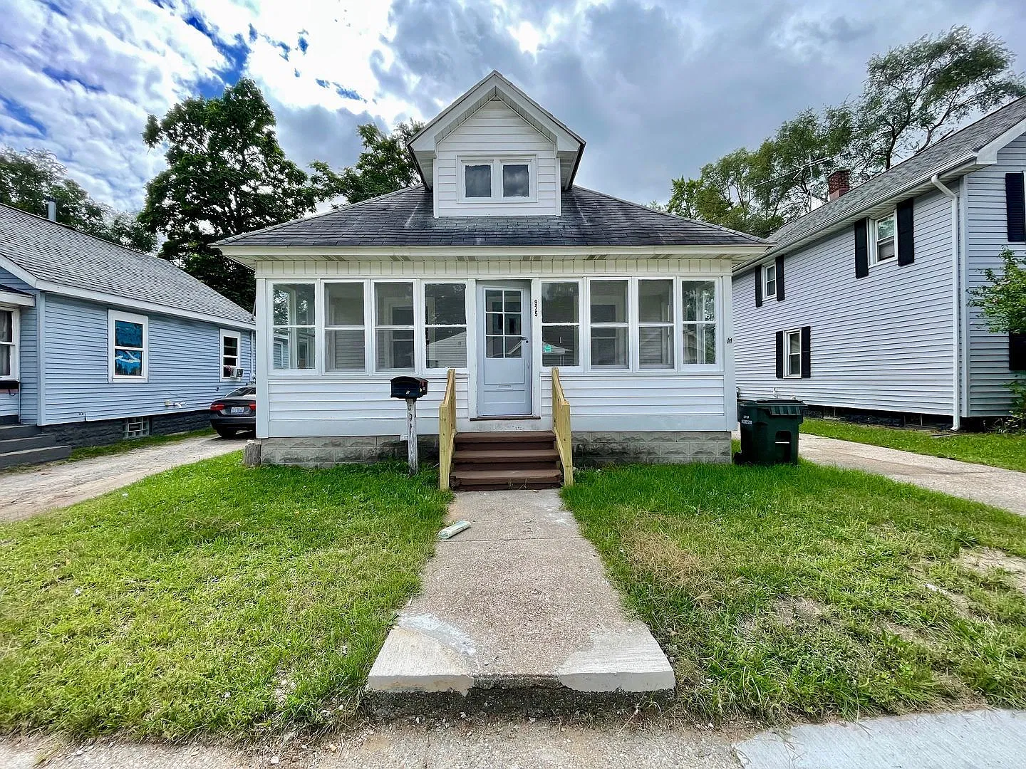 2 bed, 1.0 bath, 855 sqft, $1,175 — Photo 1