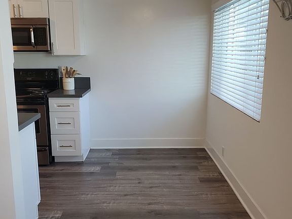 4th image of 1653 Amberwood Dr APT 33
