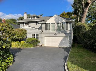 42 Summit Rd, Port Washington, NY 11050