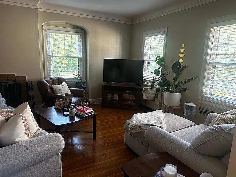 215 W Minnehaha Pkwy #2 — Photo 4