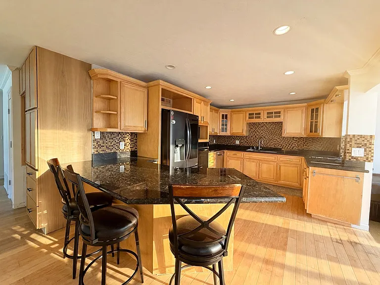 395 Calero Ave — Photo 41