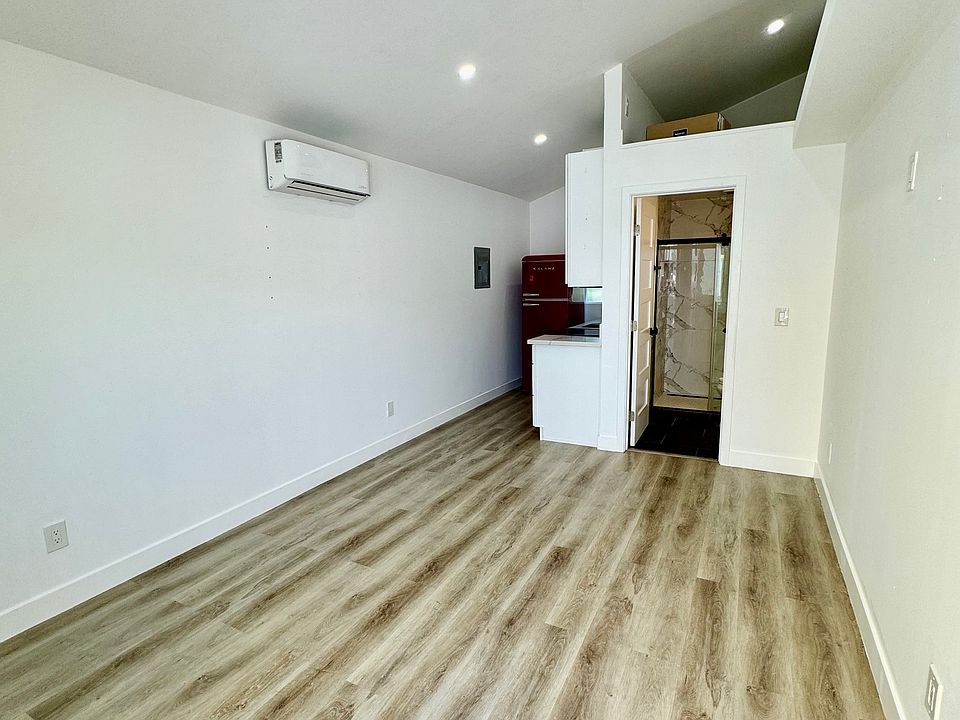 1st image of 6520 Osler St #D