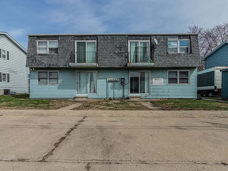 801 Hollycrest Dr — Photo 10
