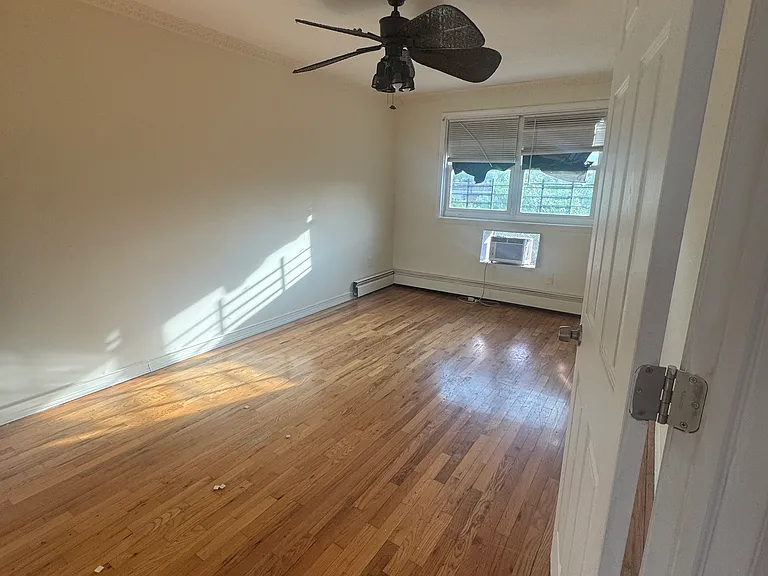 563 Soundview Ave #2A — Photo 9