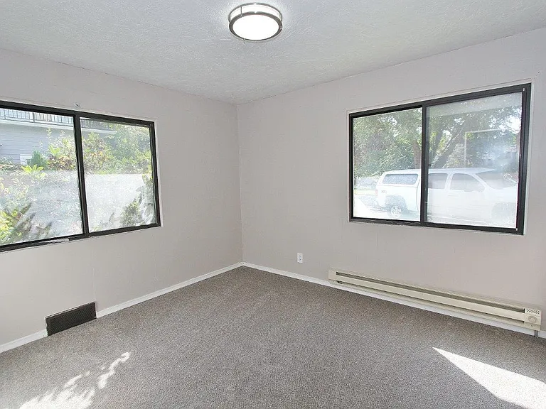 2047 N Blaine Way — Photo 22