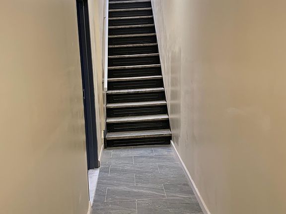 5th image of 2548 98th St #1