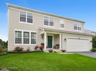 561 Hancock Ave, South Elgin, IL 60177