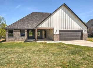 8290 Overlook Trl, Claremore, OK 74019