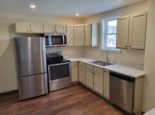682 34th St #1, Des Moines, IA 50312