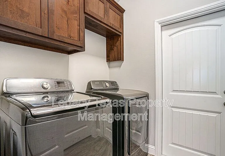 226 Harp Ave — Photo 15