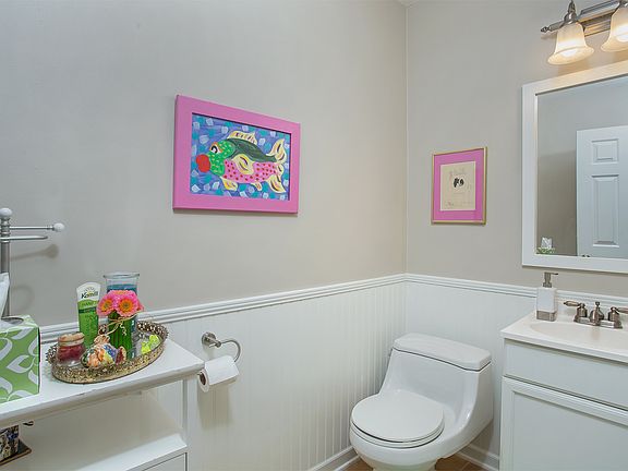 5th image of 2238 Conestoga Dr