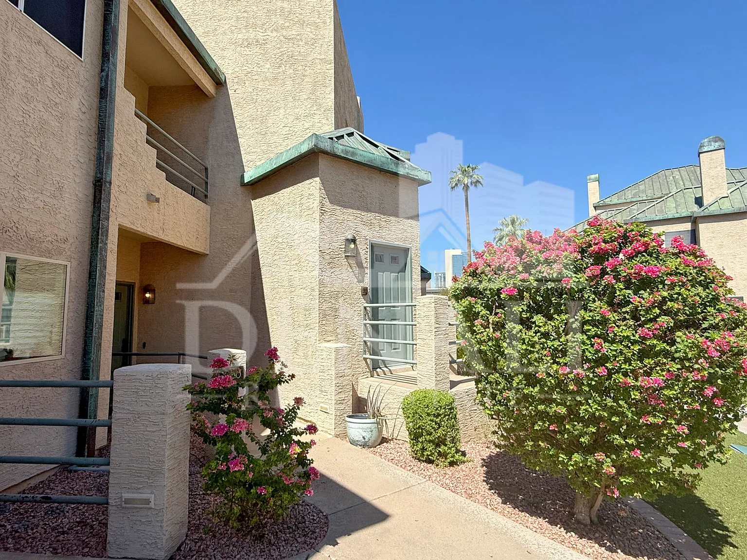 2 bed, 2.0 bath, 1076 sqft, $1,895 — Photo 3
