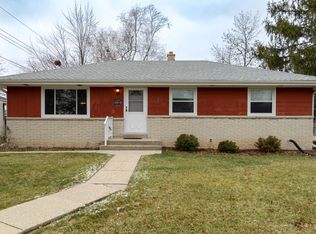 4015 S 83rd St, Greenfield, WI 53220