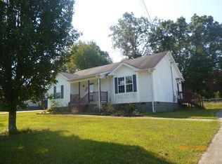 1003 Corlew Ln, White Bluff, TN 37187