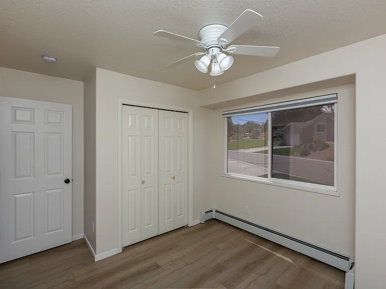 528 Park Ridge Ct — Photo 40