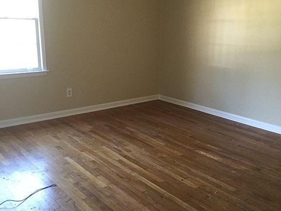 5th image of 511 White Oak Dr SW