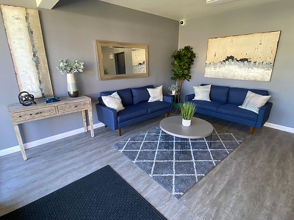 4th image of 6205 Woodman Ave #312