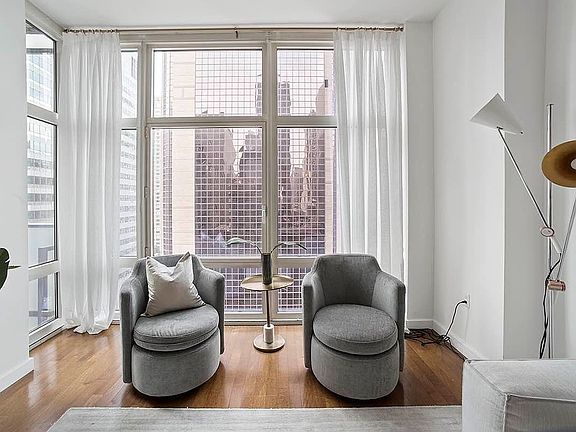 3rd image of 1600 Broadway #Ph5b