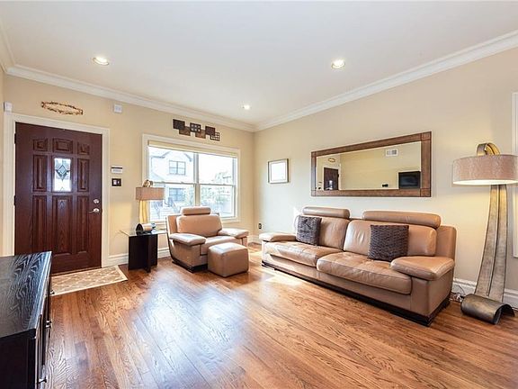 5th image of 19 Perona Ln