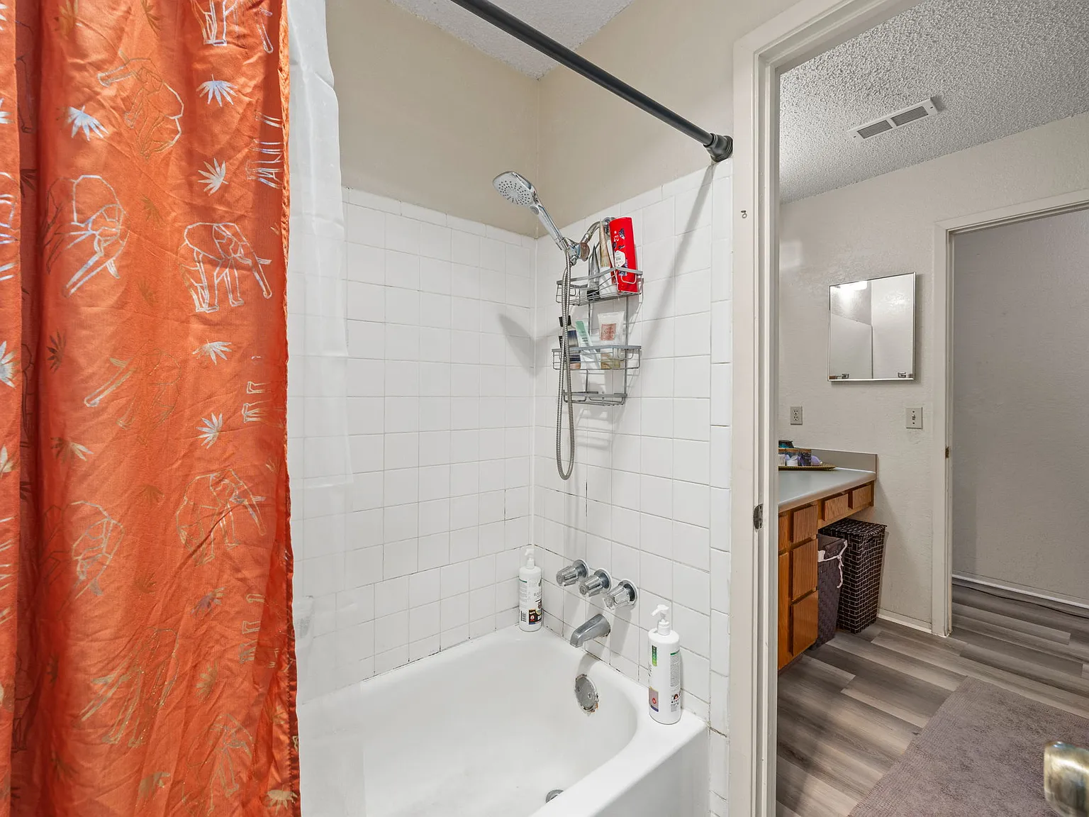 2 bed, 1102 sqft, $1,525 — Photo 3