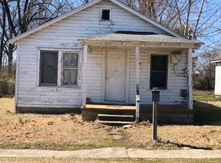809 N Sassafrass St, Dexter, MO 63841