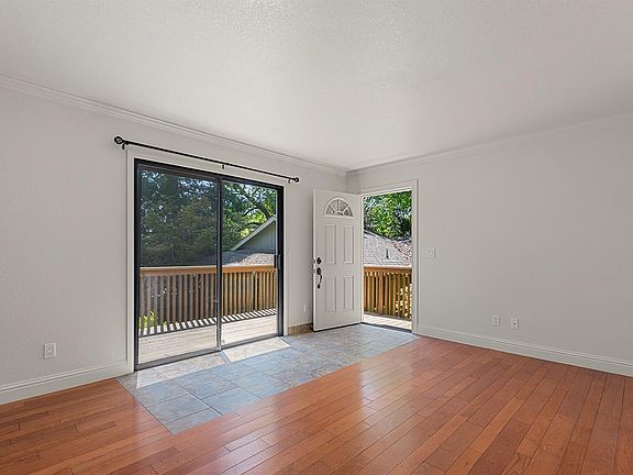 3rd image of 160 Golden Ridge Avenue