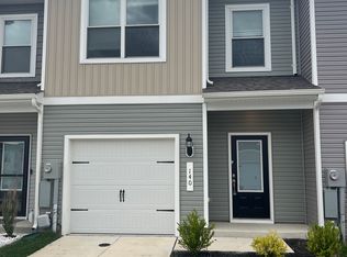 140 Cramsford St, Falling Waters, WV 25419