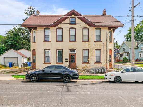 701 N 2nd St, Watertown, WI 53098