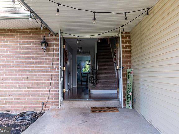 4th image of 1141 Grandview Cir