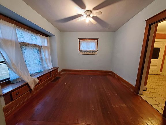 3rd image of 2849 McGuffey Rd