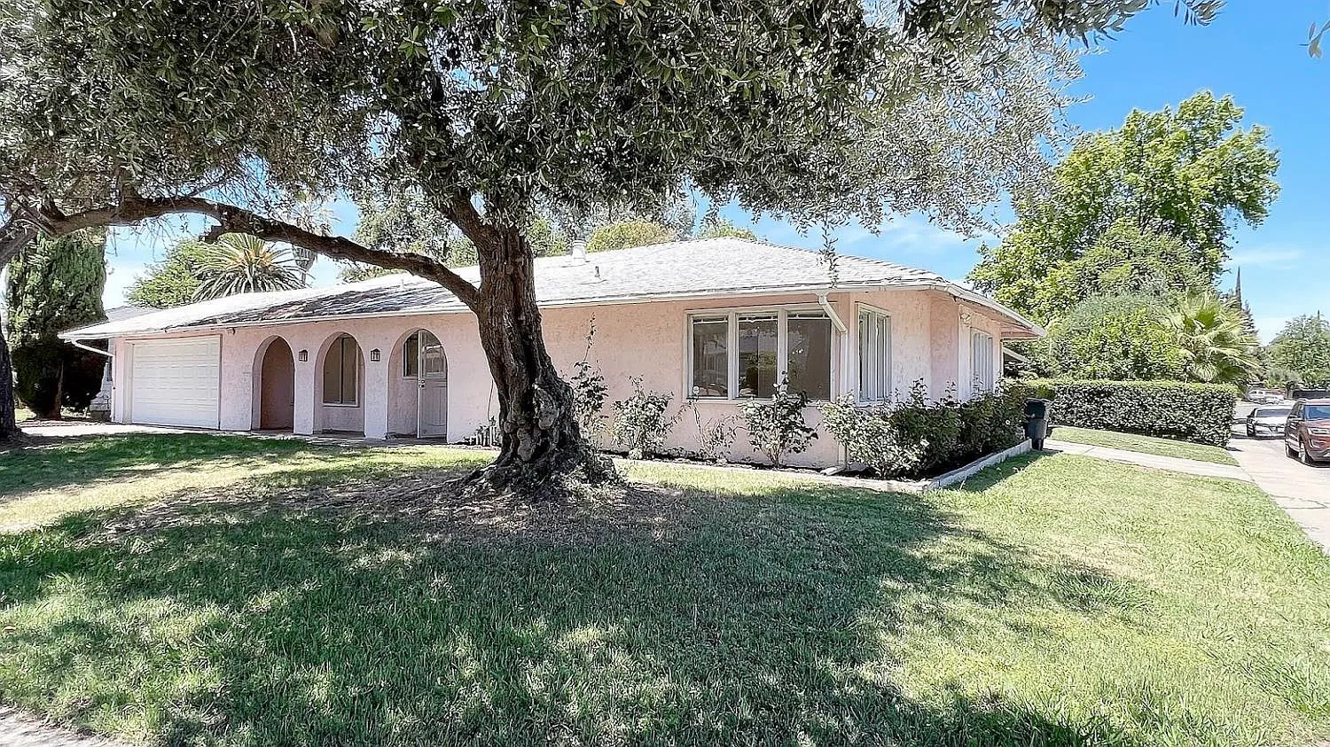 4915 Scarborough Way photo 1