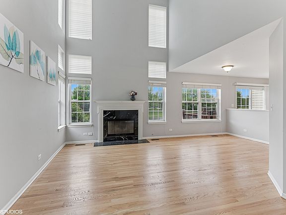 3rd image of 2351 Foxmoor Ln
