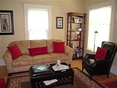5th image of 164 Bradley St